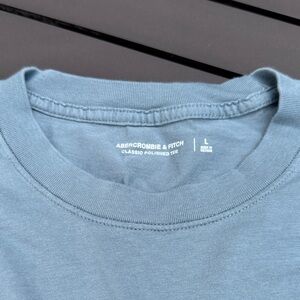 Abercrombie Classic Curved Hem T-Shirt